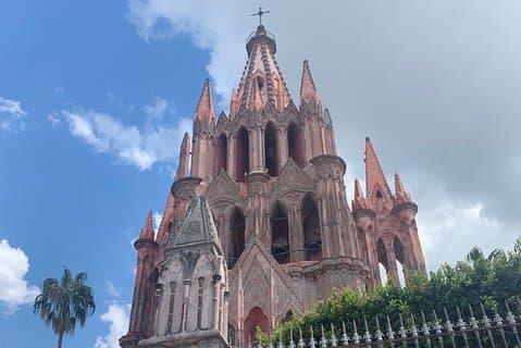 Round Trip BJX Airport to San Miguel Allende