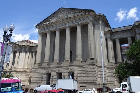 ワシントン DC 博物館のガイドなしウォーキング ツアーと宝探し
