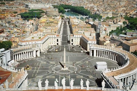 VIP Guided Tour Rome Colosseum, Vatican Museums, lunch included