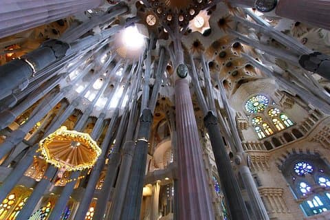 Sagrada Familia Evening Tour with Guide – Private & Small-Group