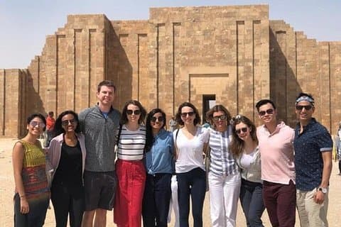 Guidad privat rundtur med heldag till Pyramiderna i Giza Dahshur Sakkara och Memphis