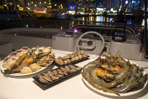 Seafood Steam Hotpot Dinner Package - Luxusyacht