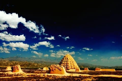Private Yinchuan Day Trip to Western Xia Tombs with Flexible Departure