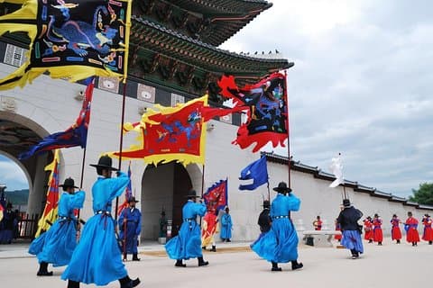 Excursão matinal no Palácio de Seul