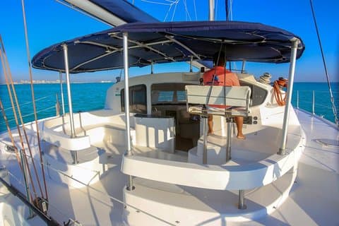Catamaran privé de Cancun à Isla Mujeres | Jusqu'à 30 pepl