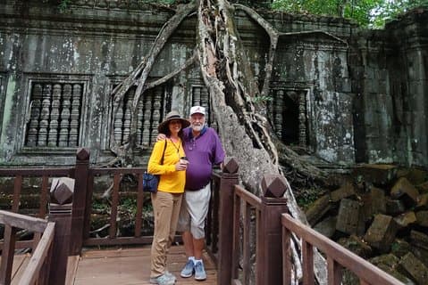 2 - Days Angkor Wat Sunrise Tour, Flytande by och Beng Mealea