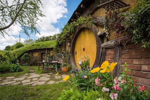 Tour privato di lusso da Auckland al set cinematografico di Hobbiton e Rotorua per le coppie