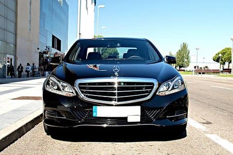Madrid: privétransfer IN of UIT in luxe voertuig met professionele chauffeur