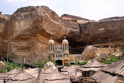Excursión de medio día a El Cairo a la iglesia cueva de la montaña El Mokattam