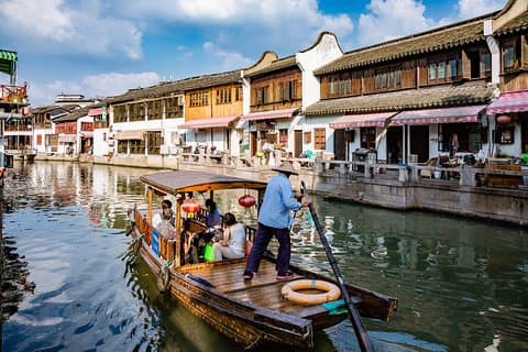 Shanghai Private Tour: Zhujiajiao Water Town and Boat Ride