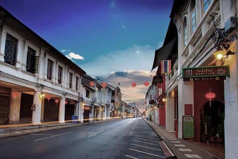 Hidden Side of Phuket: Half-Day Walk and Hilltop Dinner
