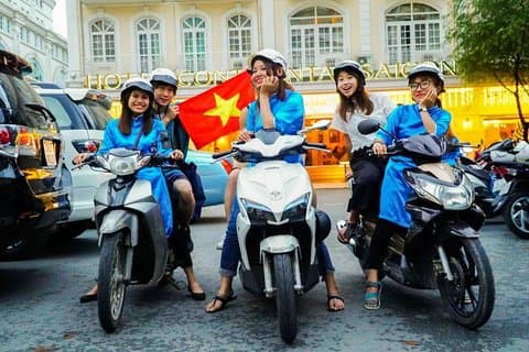 Slut dig til en bande motorcykelpiger på en rundtur i Ho Chi Minh City