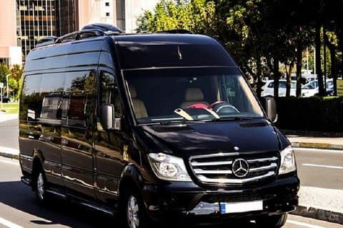 Antalya Airport (AYT) naar Denizyaka Transfer - Private Minibus
