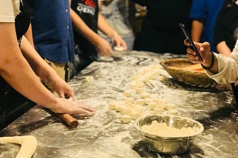 Gnocchi di mezza giornata a Xi'an che fanno lezione da zero