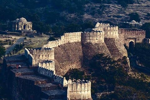 Privat overførsel fra Udaipur til Jodhpur med Kumbhalgarh og Ranakpur