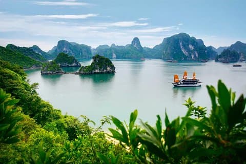 Landausflüge zur Halong-Bucht vom Hafen Cai Lan aus