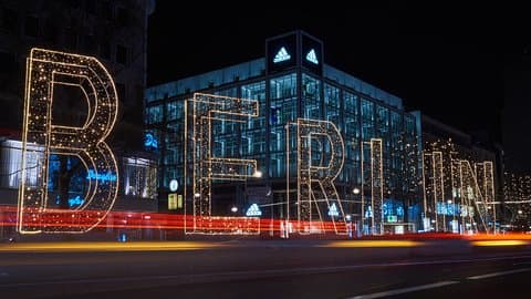 Tour notturni di Berlino da parte della gente del posto: privati e personalizzati, vedere la città senza script