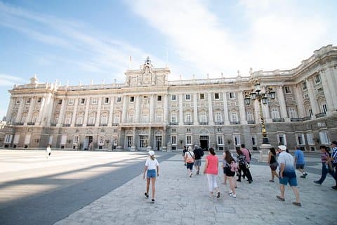 Madrid: Royal Palace ekspertguidet tur med valgfrie tapas
