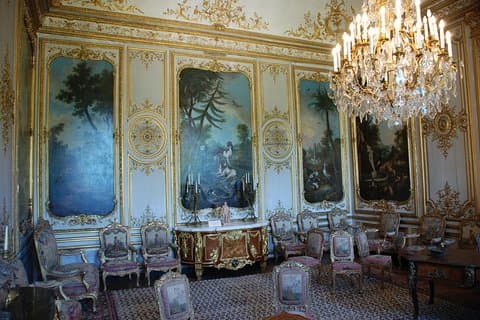CHANTILLY & COMPIEGNE PALACE (déjeuner à SENLIS) - à partir de votre hôtel à PARIS -