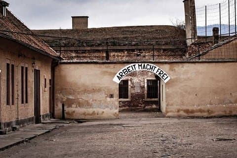 Campo di concentramento TEREZIN II Guerra Mondiale - con PersonalPragueGuide