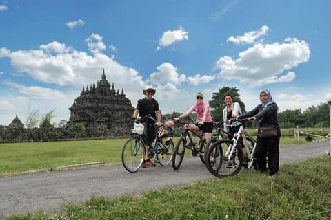 Borobudur amanecer desde la parte superior del templo, prambanan cyling y visitar el templo