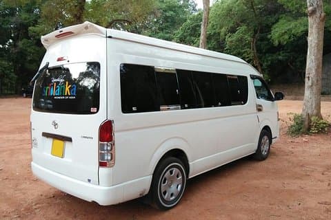 Vom Flughafen Colombo (CMB) zum EKHO Lake House, privater Transfer nach Polonnaruwa