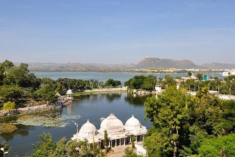 Udaipur: Stadstur med heldag med båttur vid sjön Pichola
