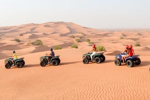Abu Dhabi 30 minutter Quad Bike Selvkjør med Sunset Desert Safari