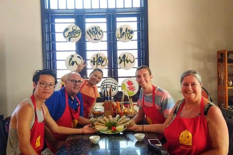 La mejor clase de cocina en Hoi An con Jolie (JHA3)