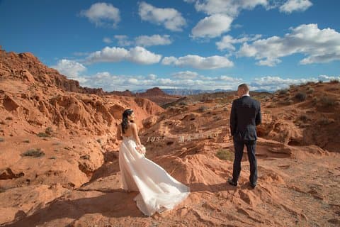 Huwelijksceremonie in Valley of Fire per privélimousine