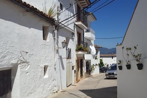 Excursão de vinho e tapas de bicicleta elétrica (e-bike), incluindo coleta de Ronda (meio dia)