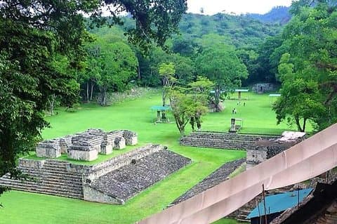 Archäologische Stätte Copan und Macaw Mountain Park