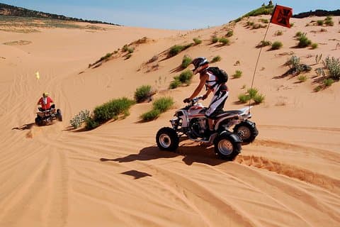 Morning Desert Safari with Dune Bashing, Quad Bike och Sand Boarding