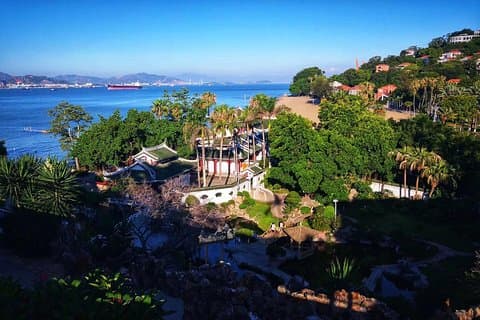 Xiamen Day Tour to Nanputuo Temple, Huli Mountain Fort and Gulangyu Island