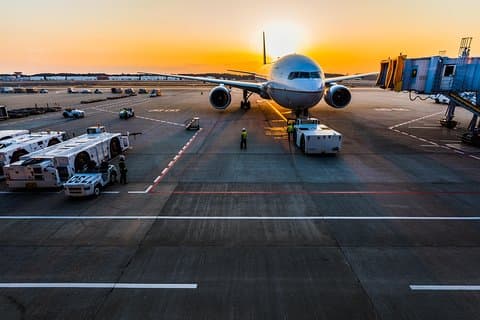 ニュルンベルクからフランクフルト空港へのプライベート送迎-時間厳守でフレンドリーなドライバー