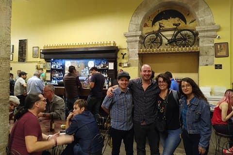 Guadalajara Night Walking Tour : Cantinas, geschiedenis en lokale gerechten