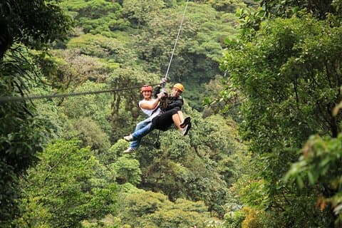 Seilrutsche über das Dach des Regenwalds und Hängebrücken-Tour ab Monteverde