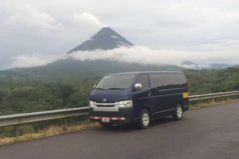 Private Roundtrip Shuttle from San Jose airport to La Fortuna/ Arenal