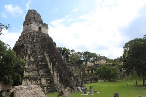 Tikal VIP Exklusive All Inclusive Tour ab Belize Border
