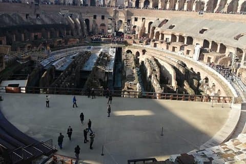 Tour privado al Coliseo con acceso a la Arena