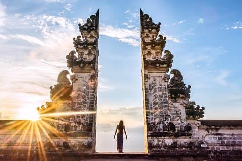 Zwaai het paradijs binnen: Bali's Poort van de Hemel en Insta-beroemde plekken
