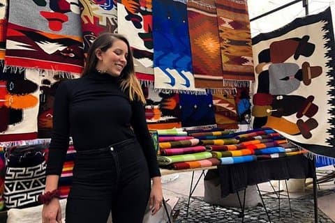 Aventura Cultural en Otavalo: Mercado y Laguna Cuicocha