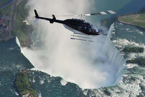 Tour privado: romántico vuelo en helicóptero sobre las cataratas del Niágara