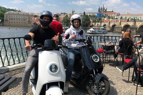 Praha med scooter