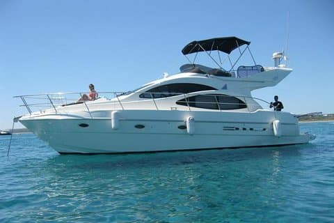 3 - Hour 42' Azimut Private Yacht med snacks og åpen bar.
