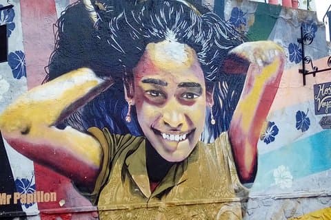 Tour in Valparaiso: Street Art, funiculars and port