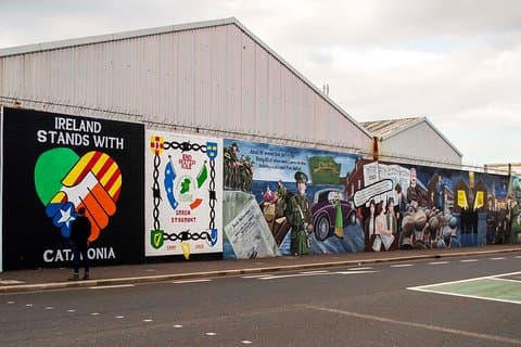 Private Belfast City Sightseeing and Mural Tour | 4 Hours