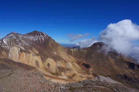 Aufstieg zum Berg Aragats von Eriwan