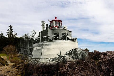 Explore a história do povo do porto seguro em um passeio a pé por Ucluelet