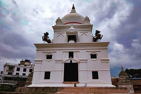 Promenade le long de la rivière Bagmati (16 monuments du patrimoine à 2 kilomètres)